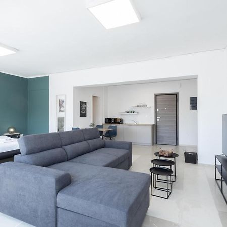 Hip And Fun Apt B Athena Bagian luar foto