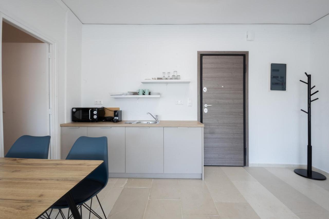 Hip And Fun Apt B Athena Bagian luar foto