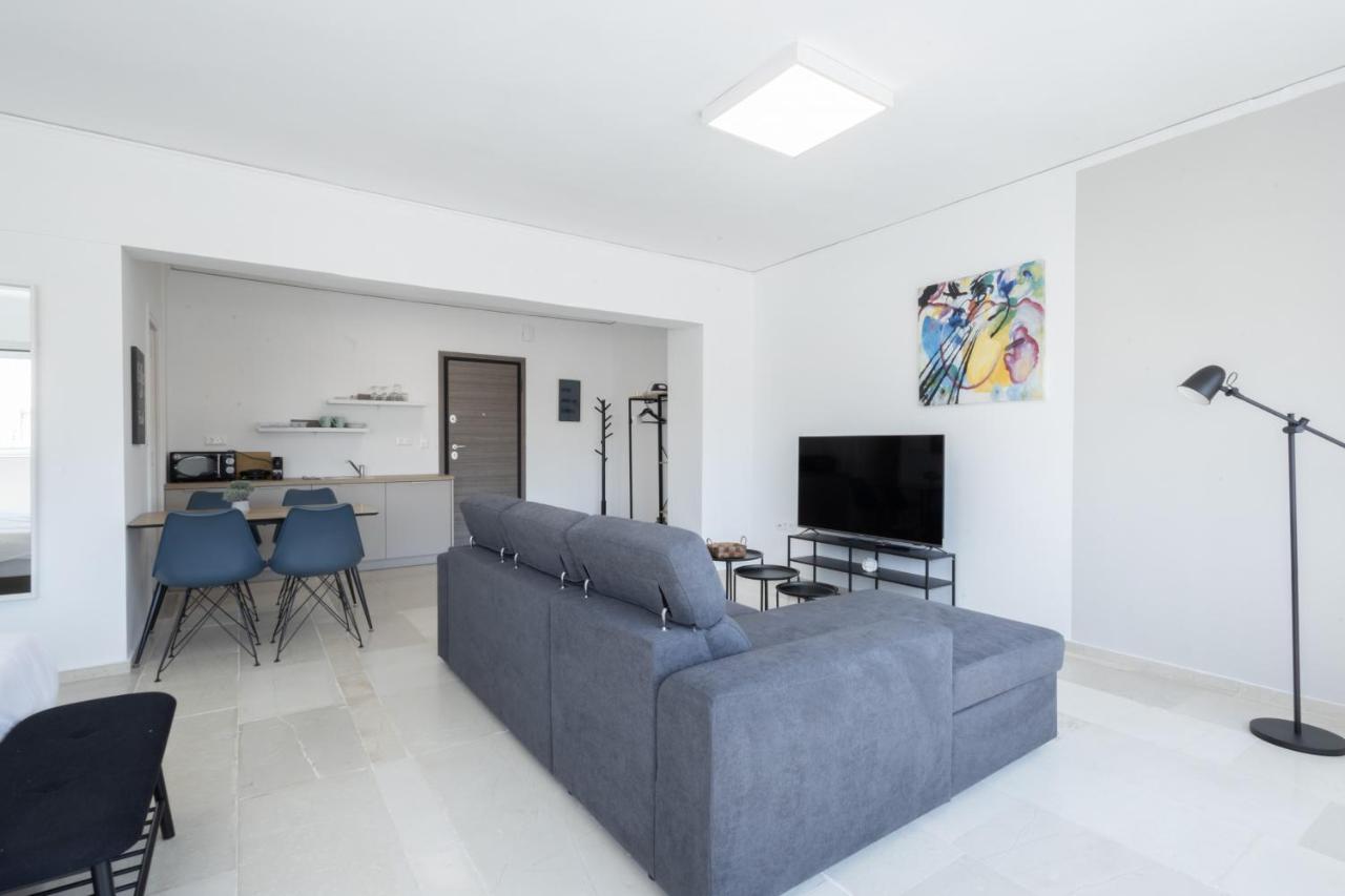 Hip And Fun Apt B Athena Bagian luar foto